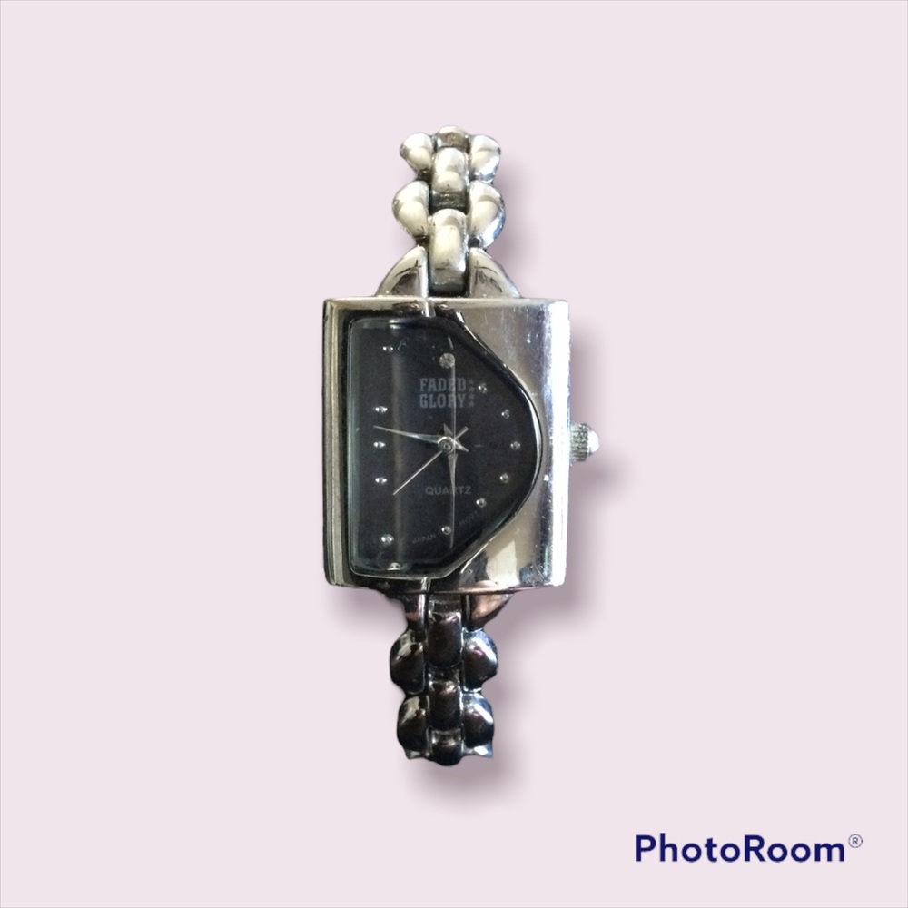Black and silver thin interlocking watch
